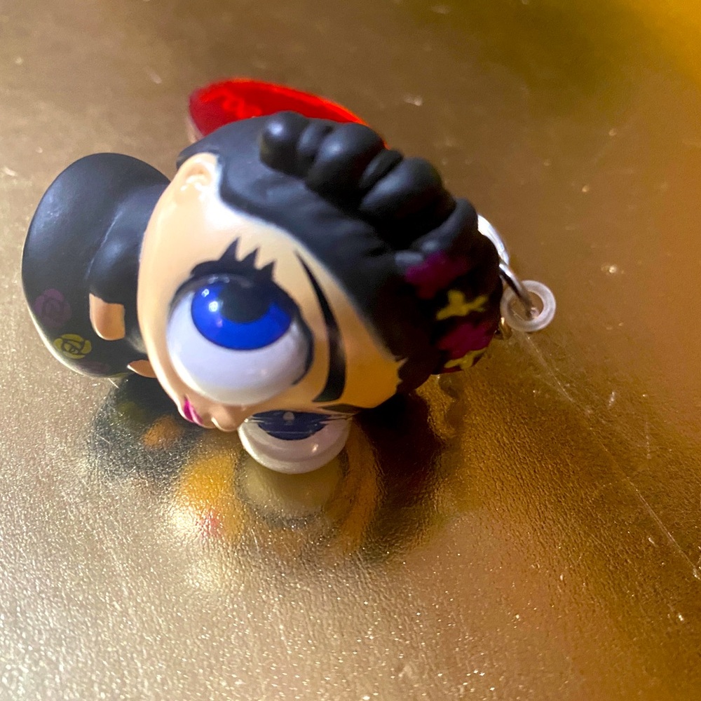 ROLLING EYES FRIDA TYPE KEYCHAIN LOS CABOS EYES ROLL IN DIFFERENT DIRECTIONS 2” - Picture 6 of 8